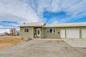 Unclassified image, 5 of 26, button - Hike, Fish & Golf! Pet-Friendly Home in Choteau (Choteau)