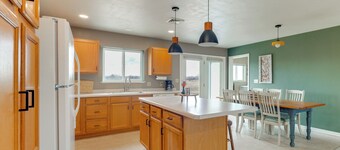 Hike, Fish & Golf! Pet-Friendly Home in Choteau