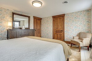 Unclassified image, 2 of 42, button - Bridal Parties Welcome! Spacious Home in Athens (Athens)