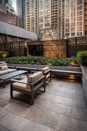 Unclassified image, 3 of 14, button - NYC Midtown Apt. Blocks Away From Times Square (New York)