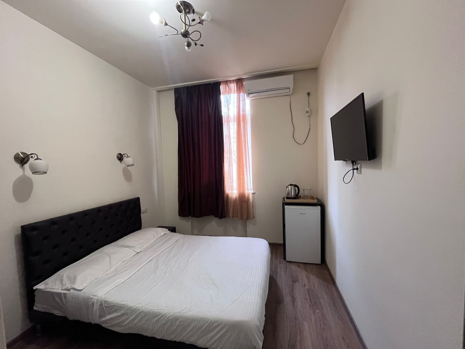 Classic Double Room, Lanai, City View | Desk, free WiFi