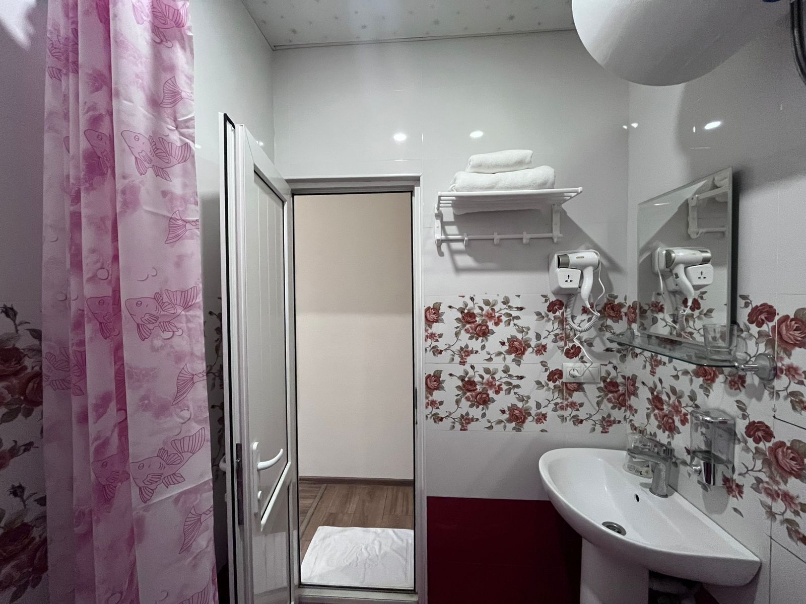 Deluxe-Doppel- oder -Zweibettzimmer, Veranda, Stadtblick | Badezimmer