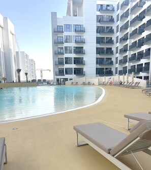 Pool - Spacious Studio - Dubai Studio City - Brand New (Dubai, U.A.E)