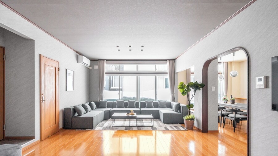 E-US SAKAEDORI HOUSE