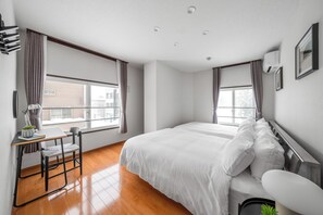 Bureau, fer et planche à repasser, Wi-Fi gratuit