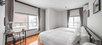 E-US SAKAEDORI HOUSE