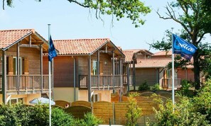 Exterior - Villa in Eauze With Golf and Private Pool (Eauze)