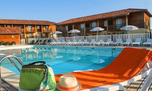 Pool - Villa in Eauze With Golf and Private Pool (Eauze)