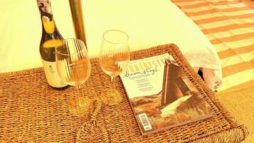 Slaapzaal, 1 slaapkamer, roken, uitzicht op tuin | Eten en drinken