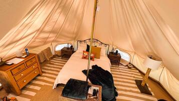 Shared Dormitory, 1 Bedroom, Smoking, Garden View