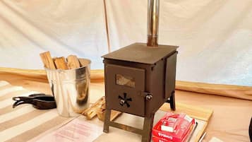 Shared Dormitory, 1 Bedroom, Smoking, Garden View | Miscellaneous