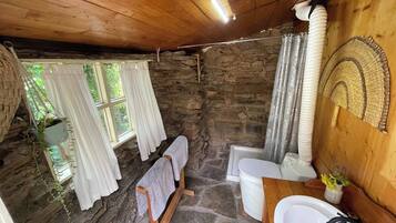 Shared Dormitory, 1 Bedroom, Smoking, Garden View | Bathroom