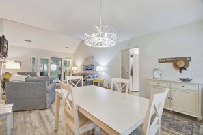 Dining - Cozy Seabrook Cottage Near Beach, Golf & Nature (Seabrook Island)