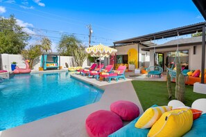 Pool - Love Island Old Town Scottsdale (Scottsdale)