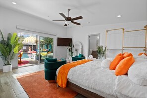 Iron/ironing board, travel cot, WiFi, bed sheets - Love Island Old Town Scottsdale (Scottsdale)
