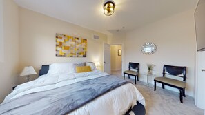 Fer et planche à repasser, Wi-Fi gratuit, draps fournis