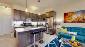 Fridge, microwave, stovetop, dishwasher