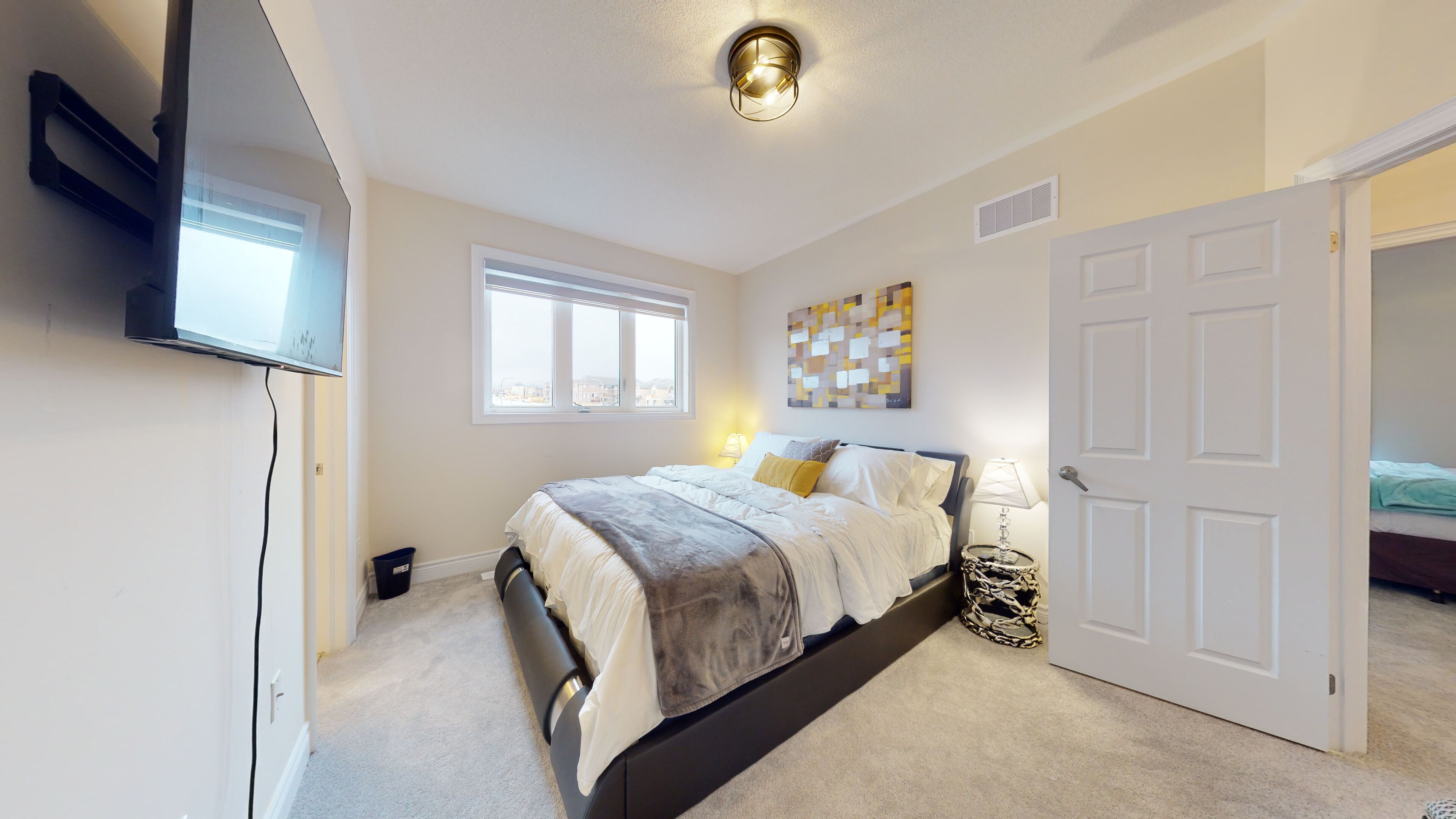 Iron/ironing board, free WiFi, bed sheets