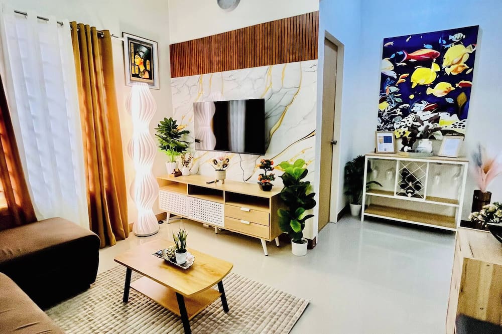 Bloomstone - 2BR Family Suite in Gensan