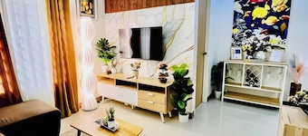 Bloomstone - 2BR Family Suite in Gensan