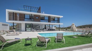 Nicht klassifiziertes Bild, 2 von 30, Schaltfläche