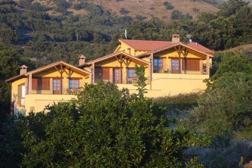 Lakefront Retreat in Casas del Monte