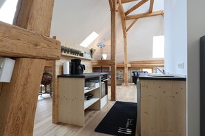 Fridge, oven, stovetop, dishwasher - Vacation apartment "Loft" 140sqm for max. 4 adults (Taching am See)