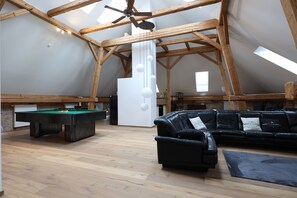 Games room - Vacation apartment "Loft" 140sqm for max. 4 adults (Taching am See)