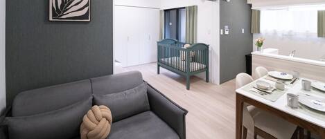 Standard Apartment, 1 Double Bed with Sofa bed, Non Smoking, City View | Living area