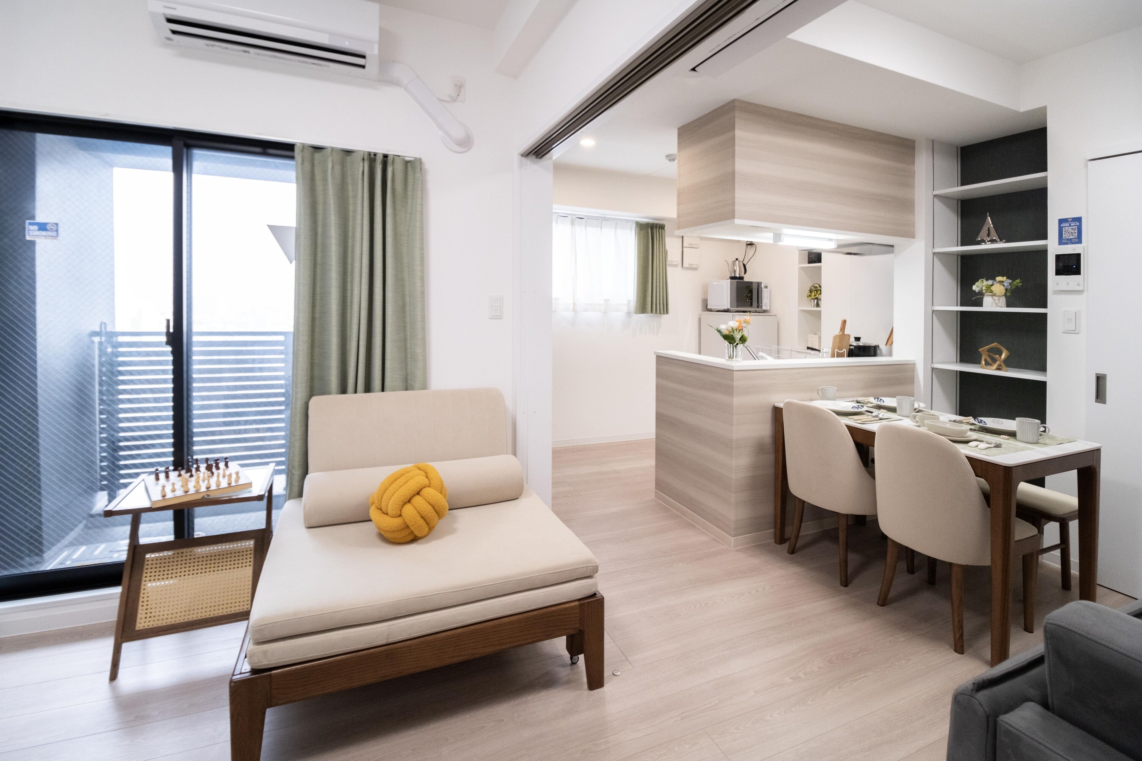 Standard Apartment, Non Smoking, City View | Living area