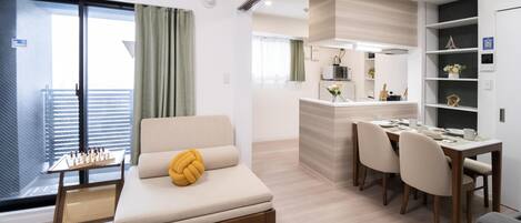 Standard Apartment, Non Smoking, City View | Living area