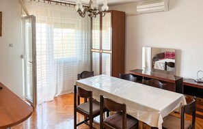Dining - 3 bedroom pet friendly apartment in Senj (Senj)