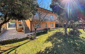 Exterior - 3 bedroom pet friendly apartment in Senj (Senj)