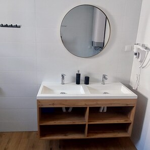 صورة غير مصنفة، 5 من 13، زرّ