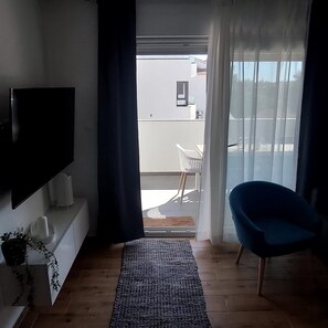 صورة غير مصنفة، 4 من 13، زرّ