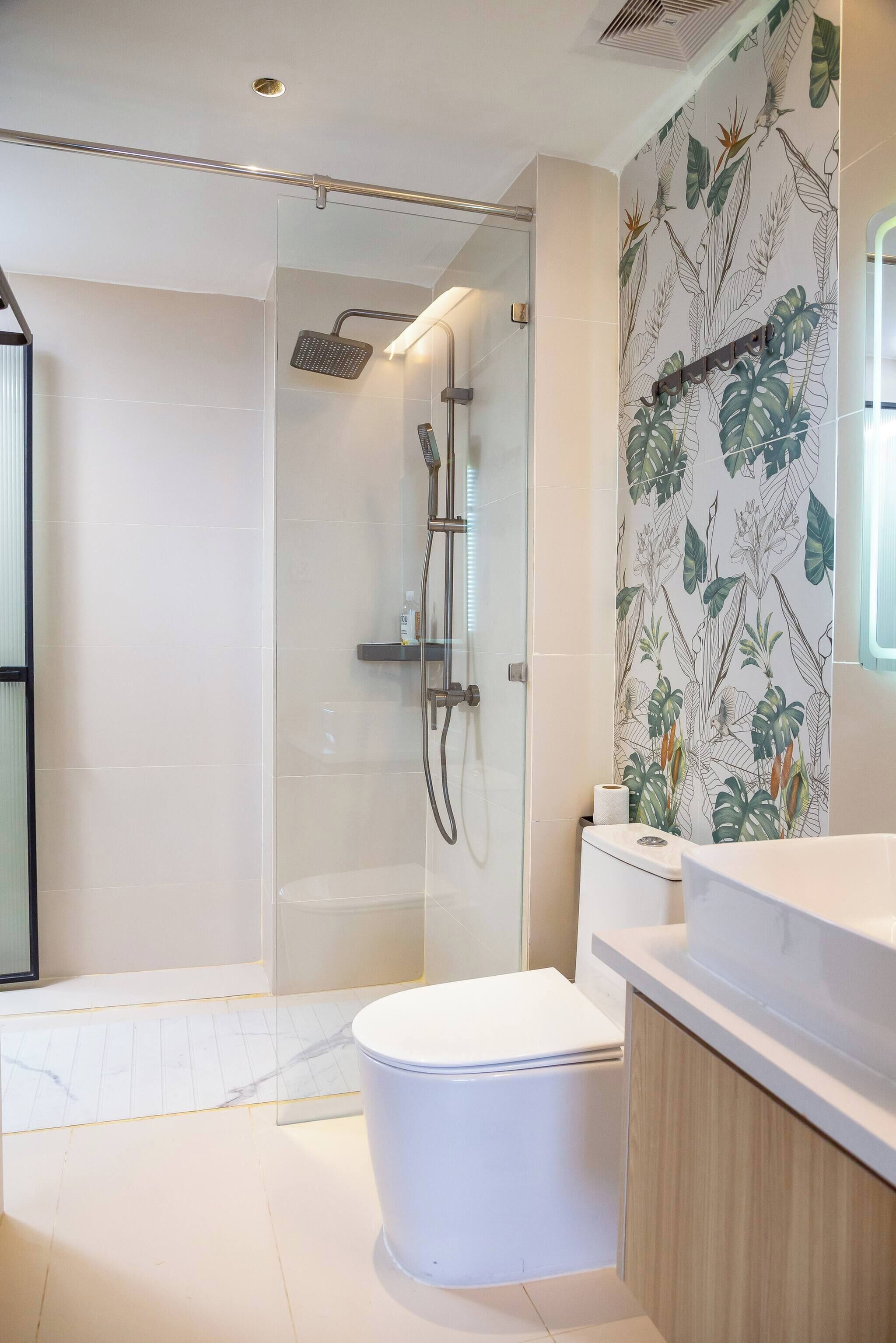 Shower, towels