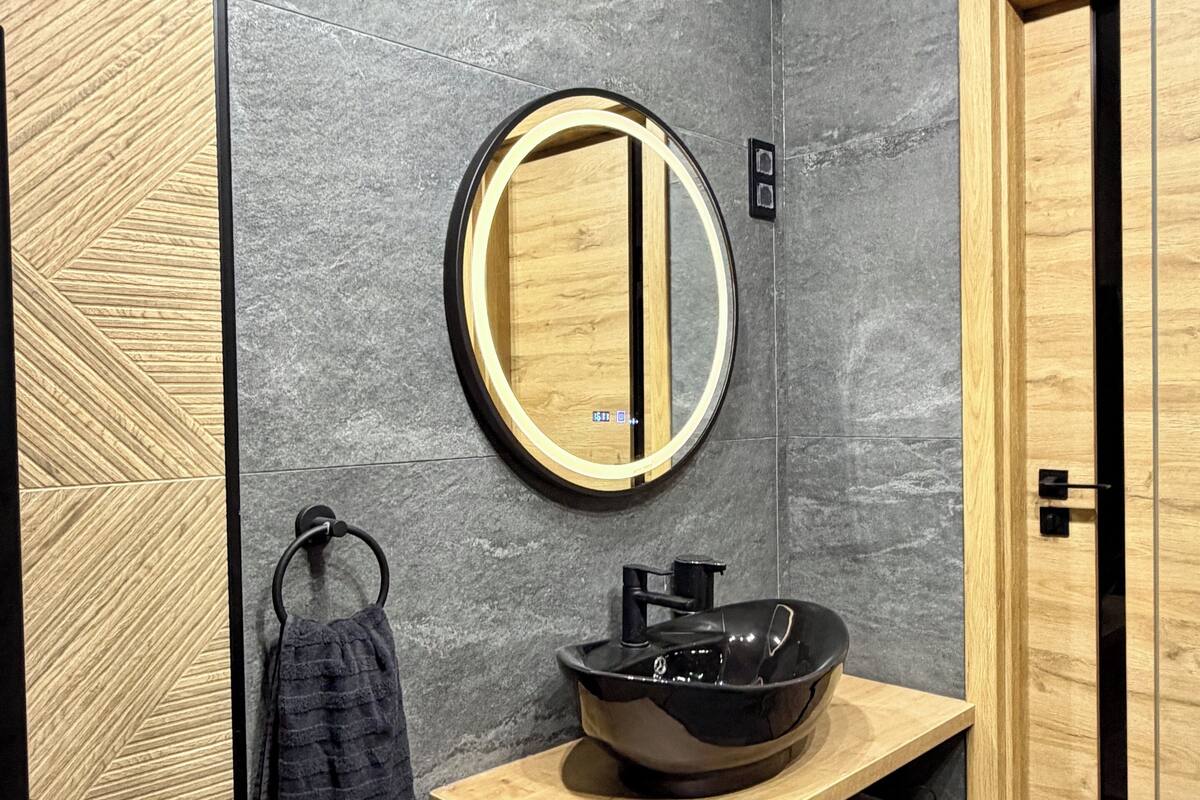 Apartment, Mountain View | Bathroom | Hair dryer, towels, soap, toilet paper