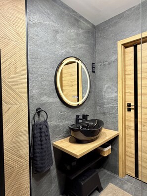 Apartment, Mountain View | Bathroom | Hair dryer, towels, soap, toilet paper - CSUSZKA VENDÉGHÁZ (Mátraszentimre)