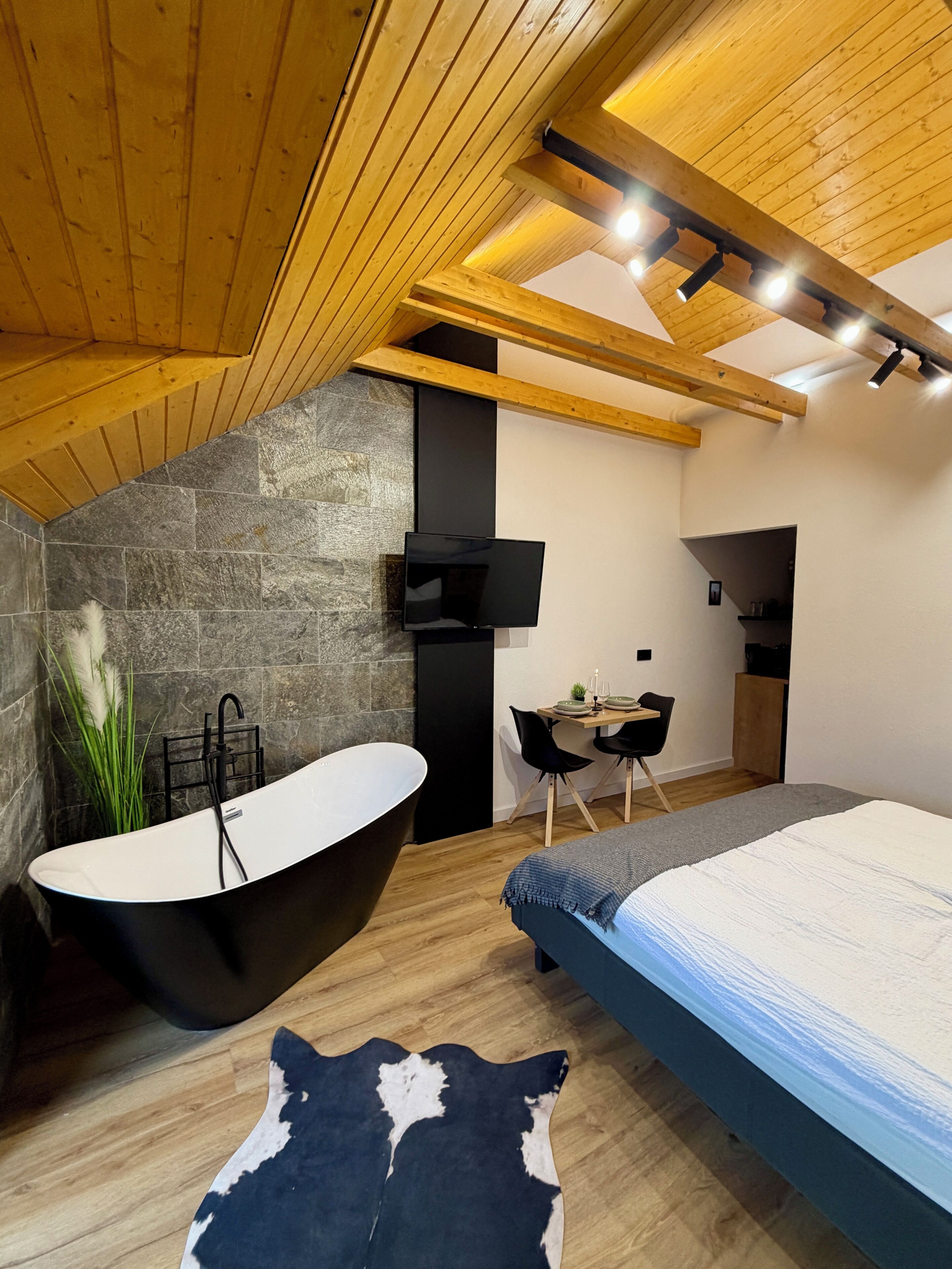 Double Room, Balcony, Mountain View | Free WiFi