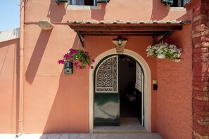 Exterior detail - Charming Villa in a traditional village, 3 km from the beach of Agios Gordios (Kouramades)