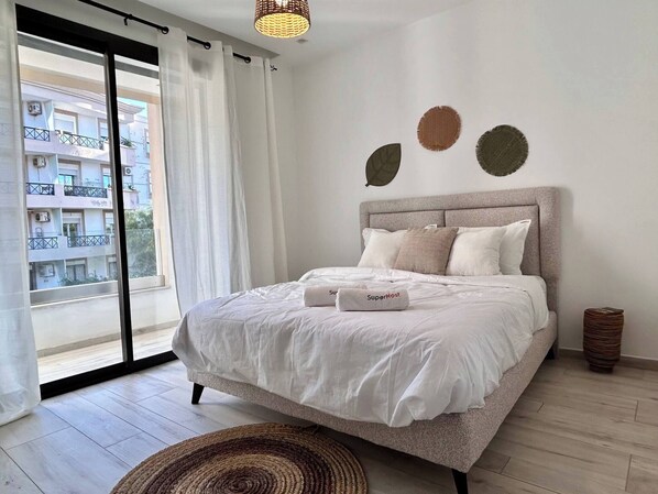 Iron/ironing board, internet, bed sheets