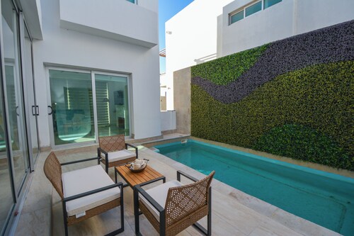 house at luna blanca with private beach access