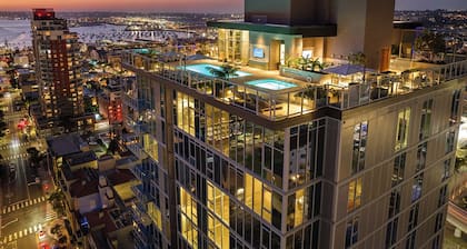 Contemporary Style + Pool + Spa + Gym | Little Italy Hub | Ancora by AvantStay
