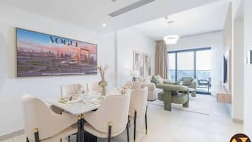 Luxury Apartment, Balcony, City View | In-room dining