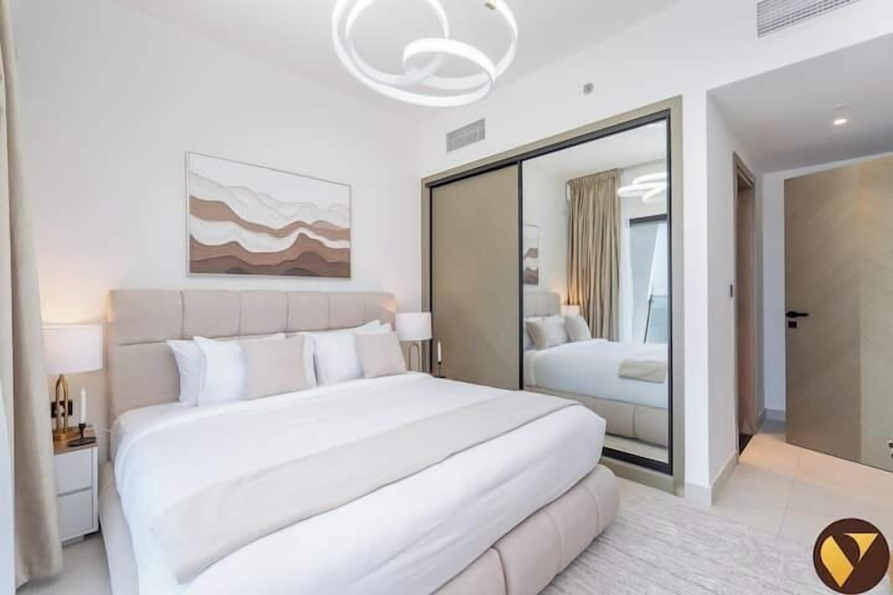 Apartemen Mewah, balkon, pemandangan kota | Setrika/meja setrika dan tempat tidur bayi (biaya tambahan)