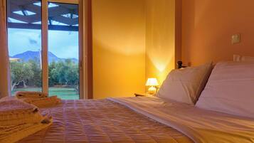 Bügeleisen/Bügelbrett, Reisekinderbett, WLAN, Bettwäsche