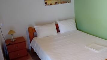 Ferros/tábuas de passar roupa, Wi-Fi, roupa de cama