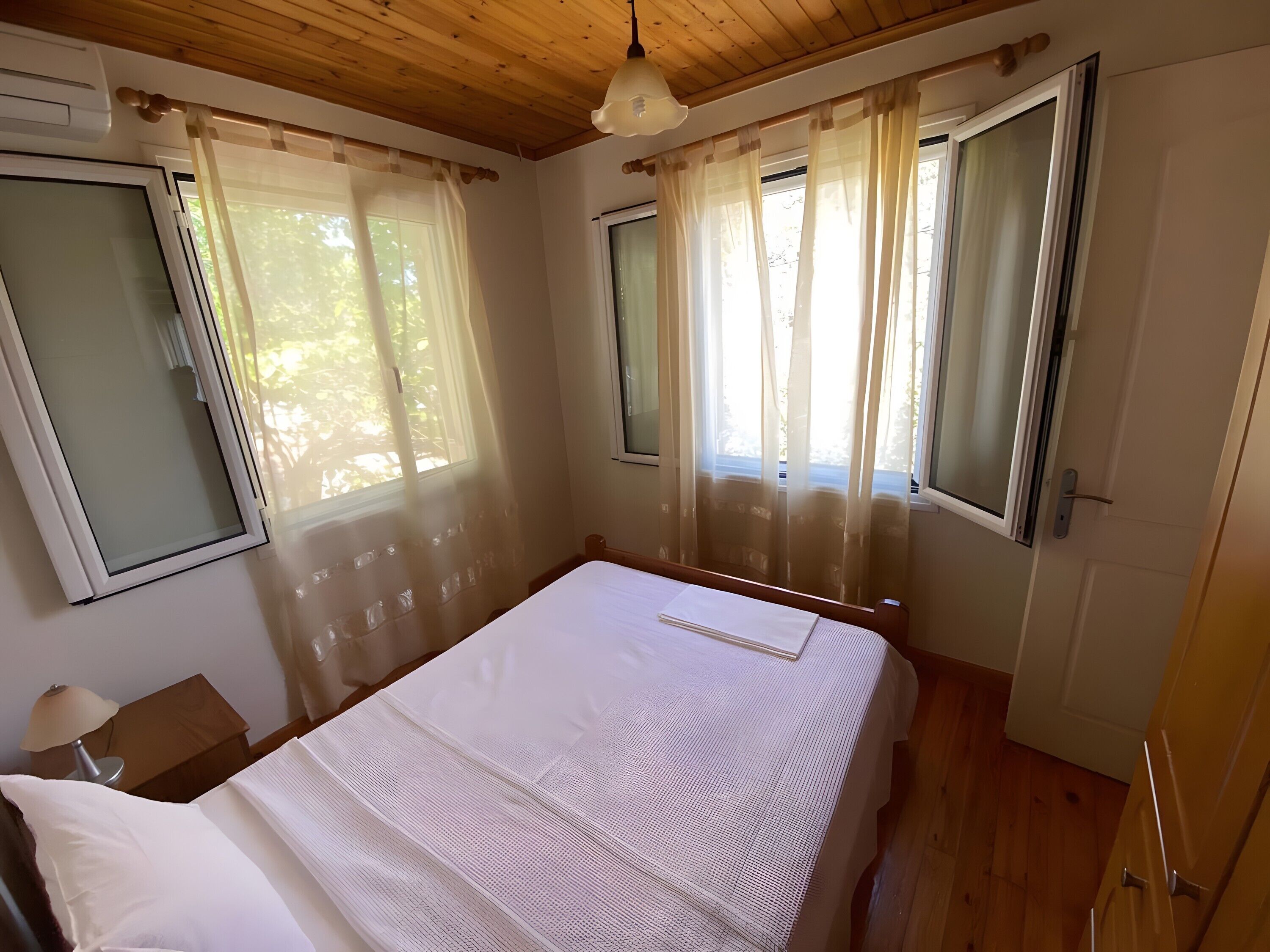 Bügeleisen/Bügelbrett, WLAN, Bettwäsche