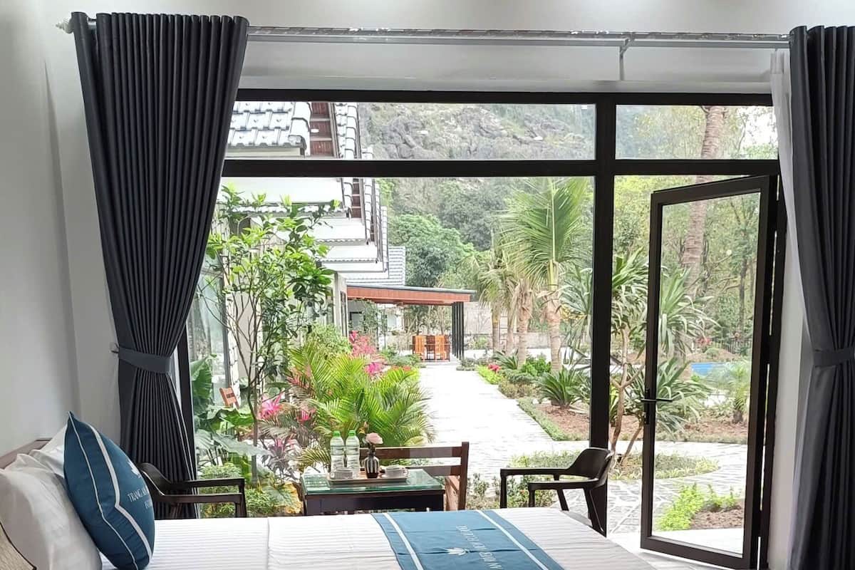 Family Room, Mountain View