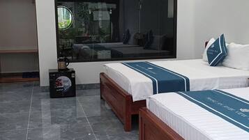 Family Room, Mountain View | Free WiFi